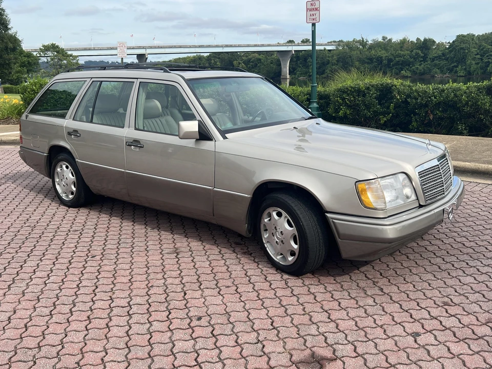 1995 Mercedes-Benz W124 E-Class - Image 3 of 31