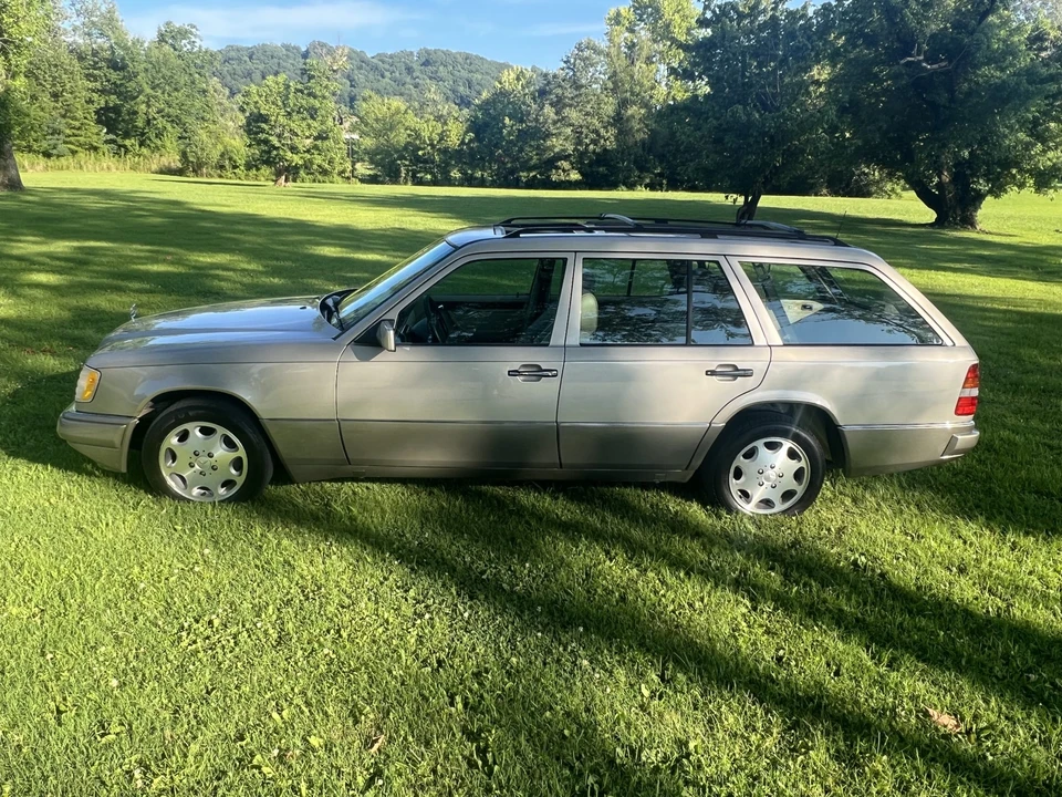 1995 Mercedes-Benz W124 E-Class - Image 17 of 31