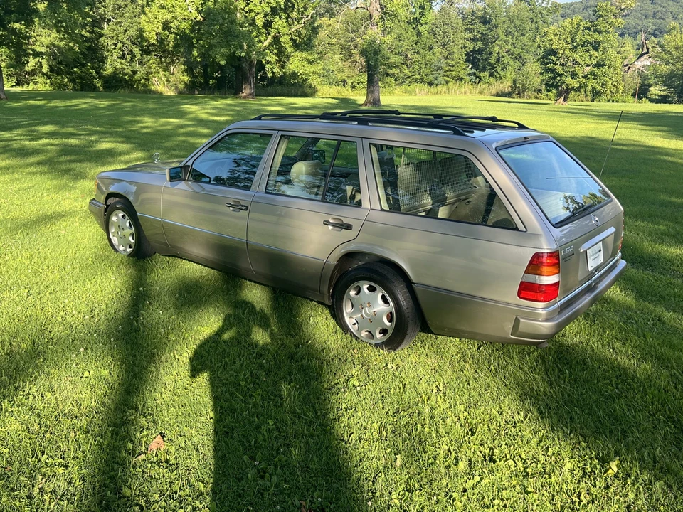 1995 Mercedes-Benz W124 E-Class - Image 19 of 31