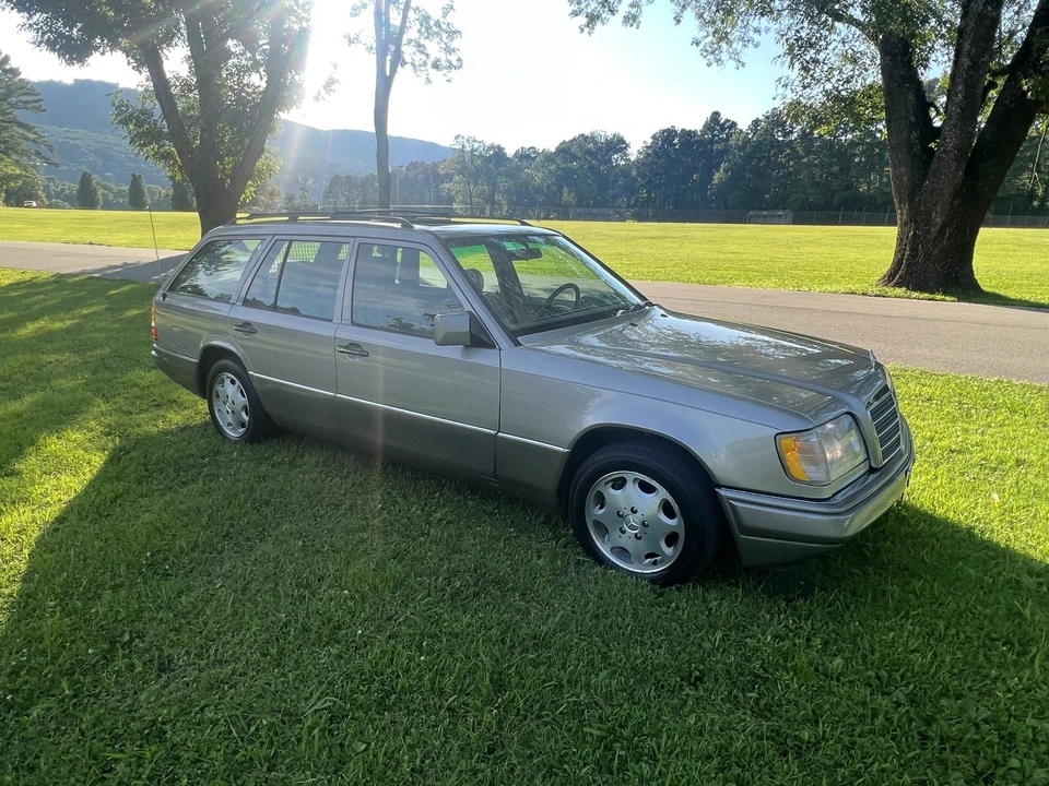 1995 Mercedes-Benz W124 E-Class - Image 11 of 31