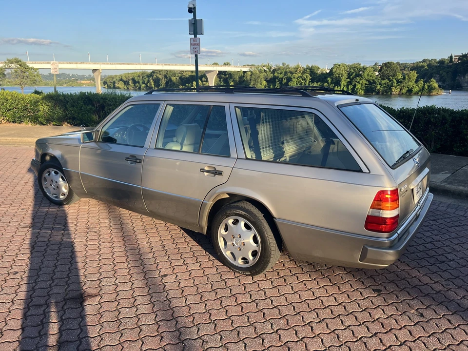 1995 Mercedes-Benz W124 E-Class - Image 18 of 31