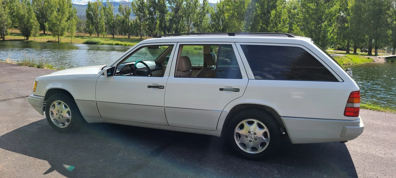 1995 Mercedes-Benz W124 E-Class - Image 13 of 31