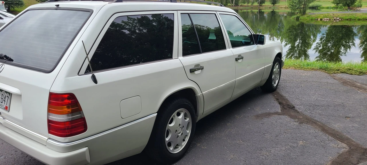 1995 Mercedes-Benz W124 E-Class - Image 30 of 31