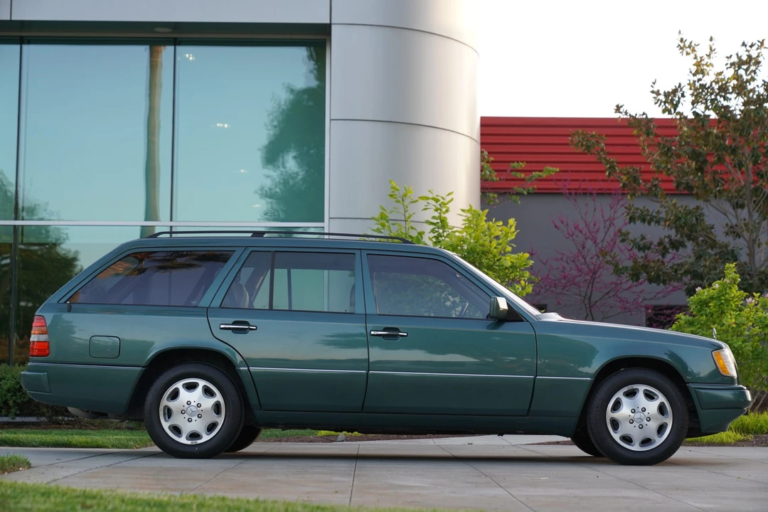 1995 Mercedes-Benz W124 E-Class - Image 10 of 31
