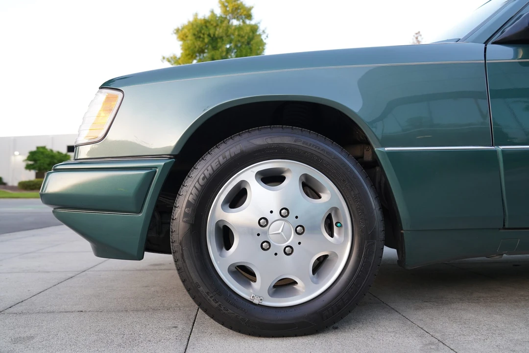 1995 Mercedes-Benz W124 E-Class - Image 16 of 31