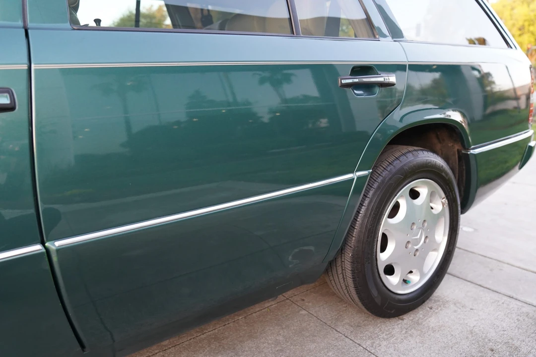 1995 Mercedes-Benz W124 E-Class - Image 22 of 31