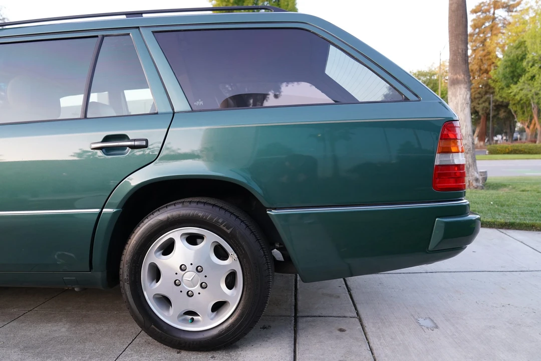 1995 Mercedes-Benz W124 E-Class - Image 23 of 31