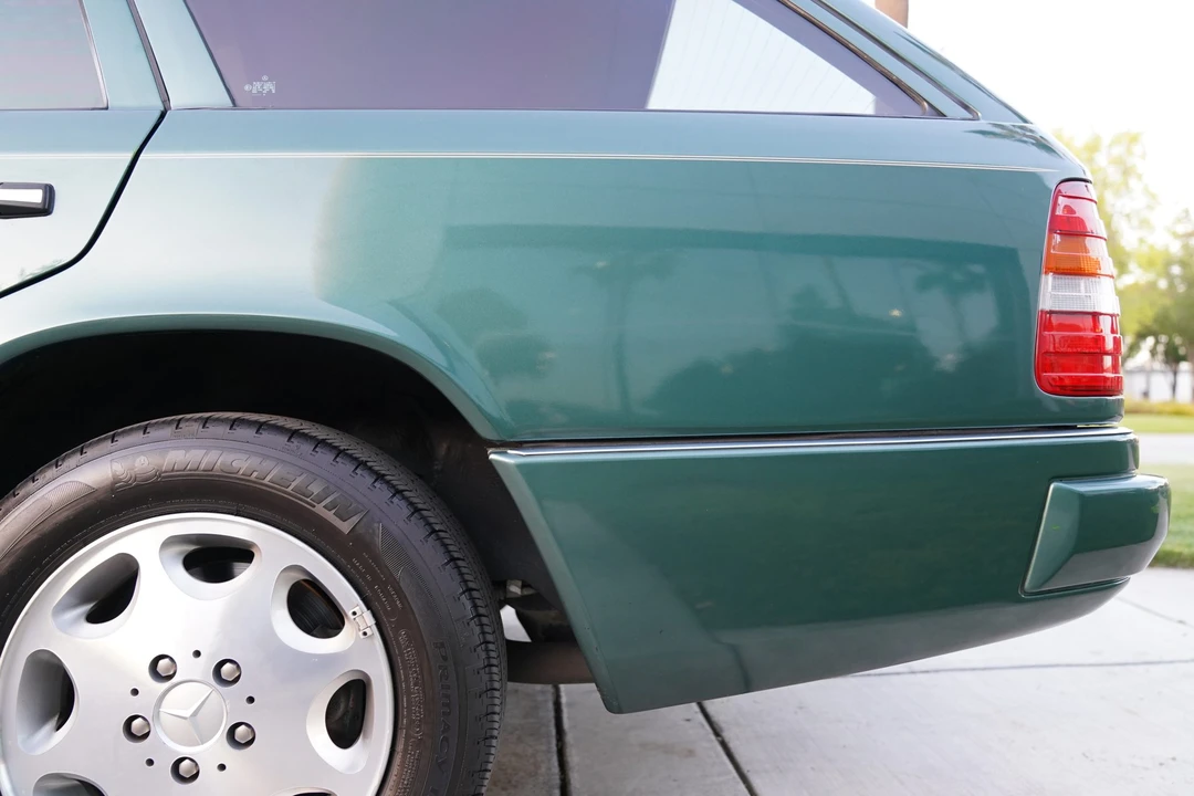 1995 Mercedes-Benz W124 E-Class - Image 24 of 31