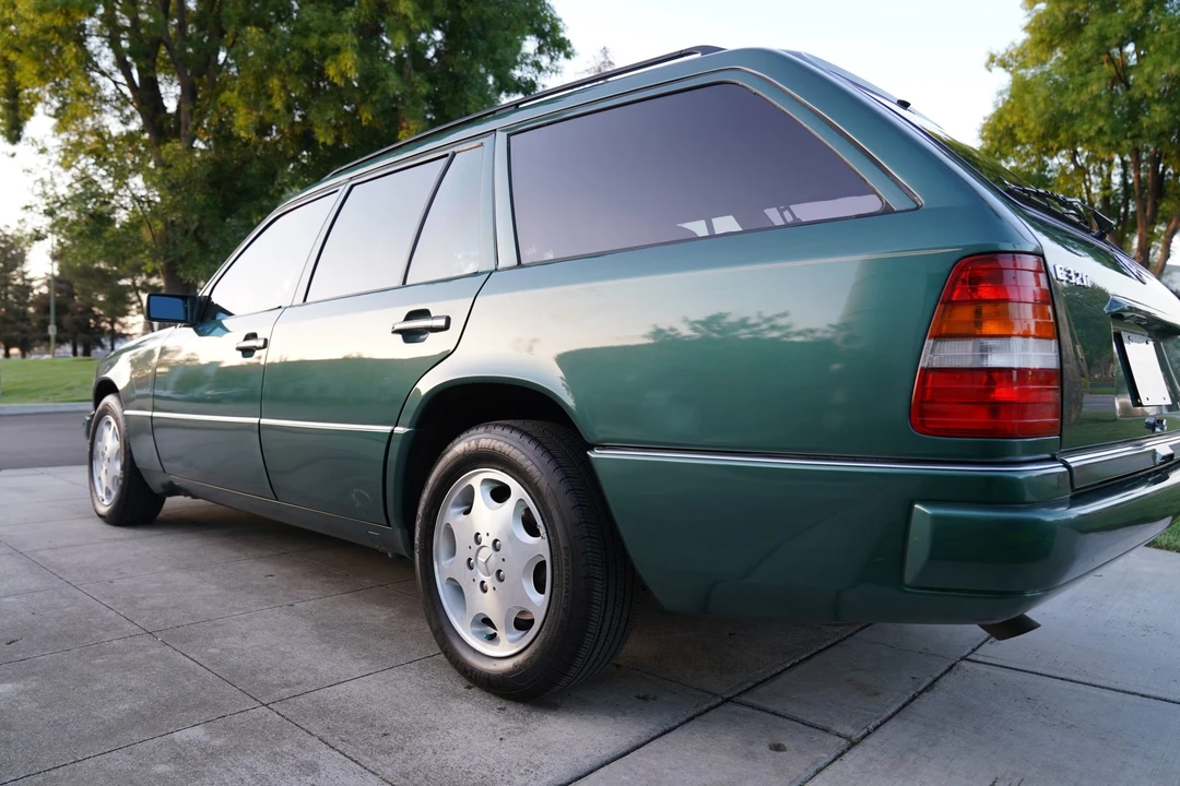 1995 Mercedes-Benz W124 E-Class - Image 25 of 31