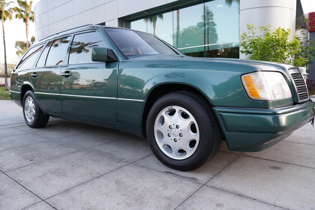 1995 Mercedes-Benz W124 E-Class - Image 12 of 31