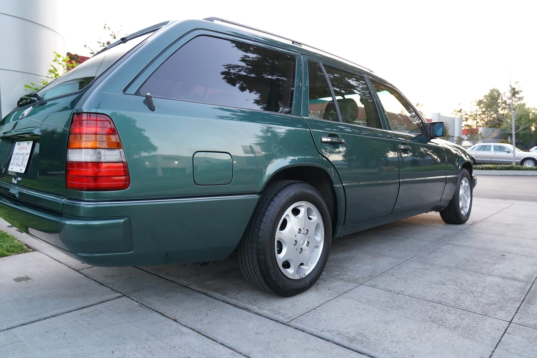 1995 Mercedes-Benz W124 E-Class - Image 30 of 31