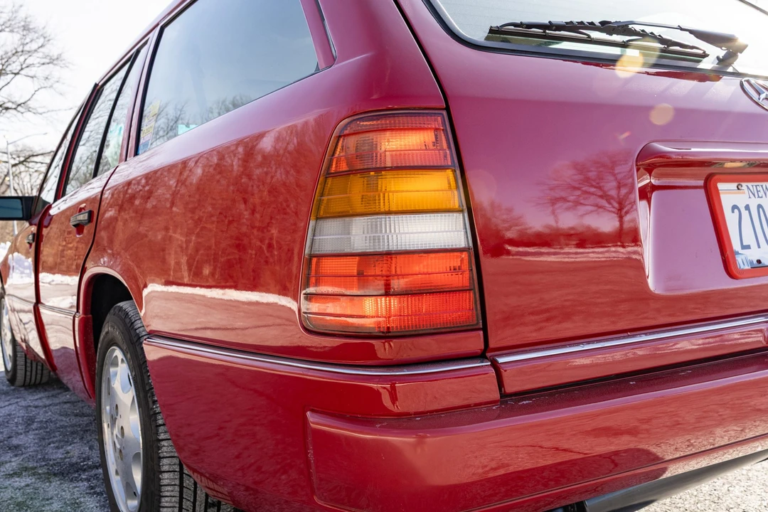 1995 Mercedes-Benz W124 E-Class - Image 15 of 31