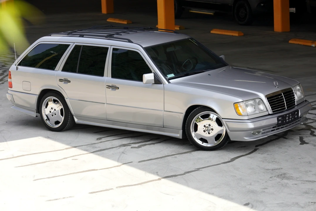 1995 Mercedes-Benz W124 E-Class - Image 16 of 31