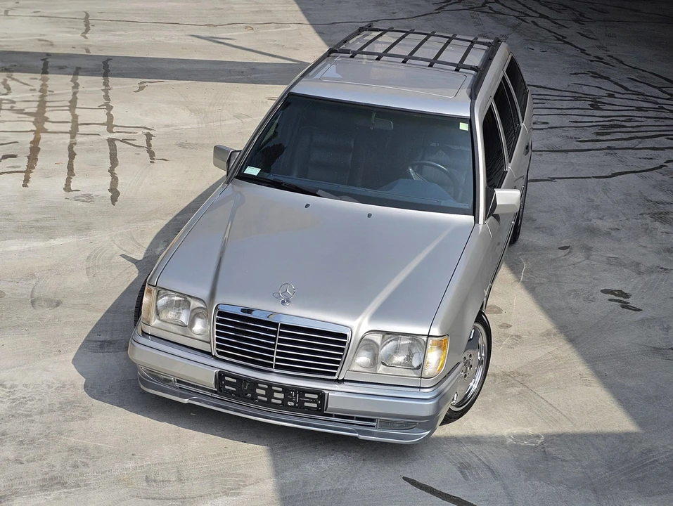 1995 Mercedes-Benz W124 E-Class - Image 4 of 31