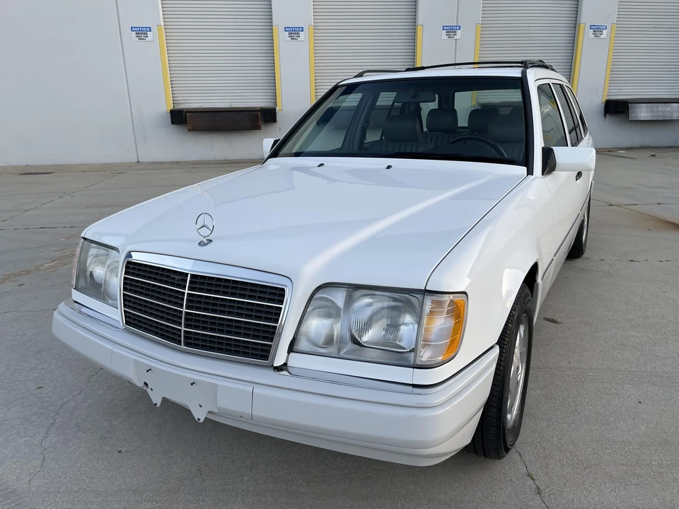 1995 Mercedes-Benz W124 E-Class - Image 2 of 31