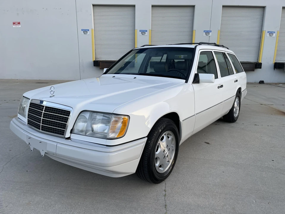1995 Mercedes-Benz W124 E-Class - Image 11 of 31
