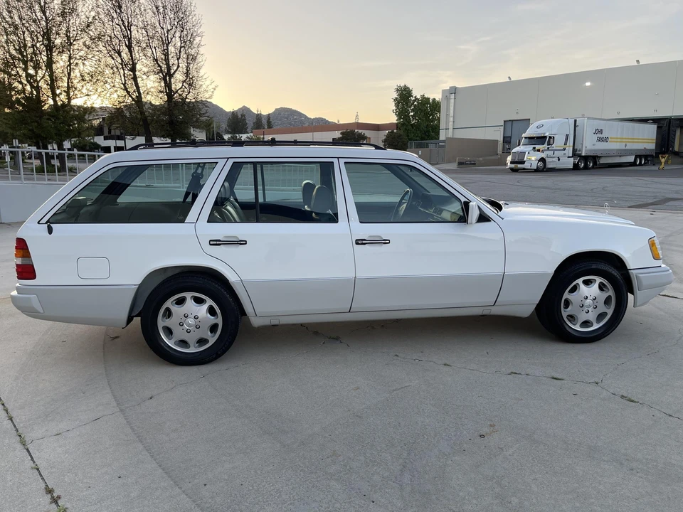 1995 Mercedes-Benz W124 E-Class - Image 21 of 31