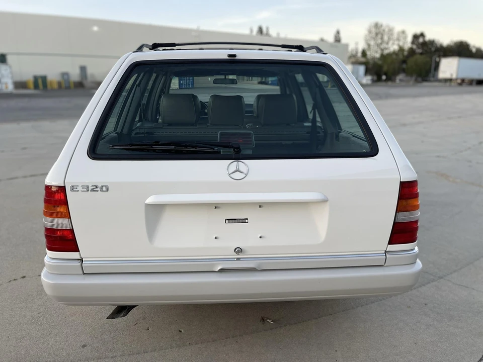 1995 Mercedes-Benz W124 E-Class - Image 16 of 31