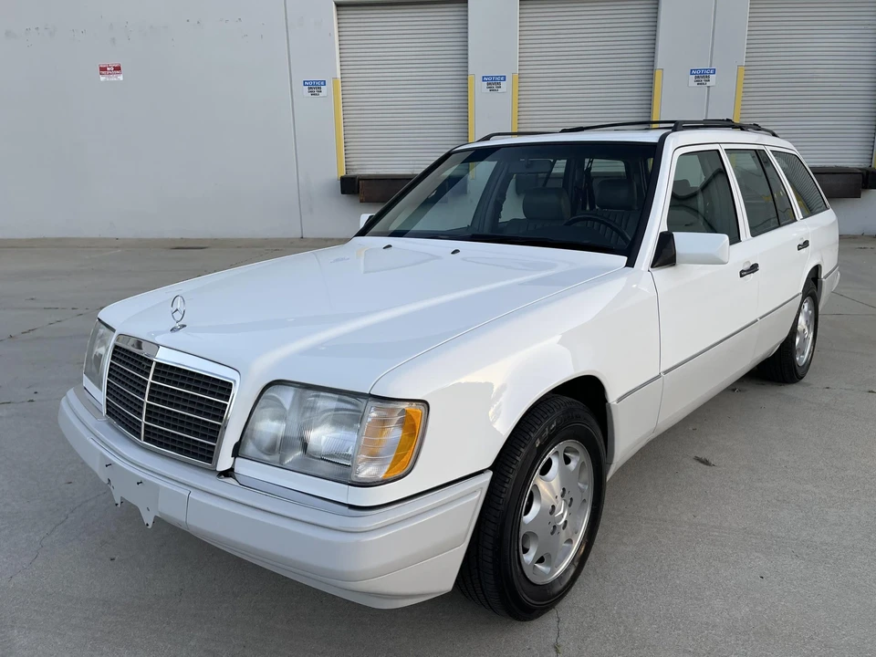 1995 Mercedes-Benz W124 E-Class - Image 4 of 31