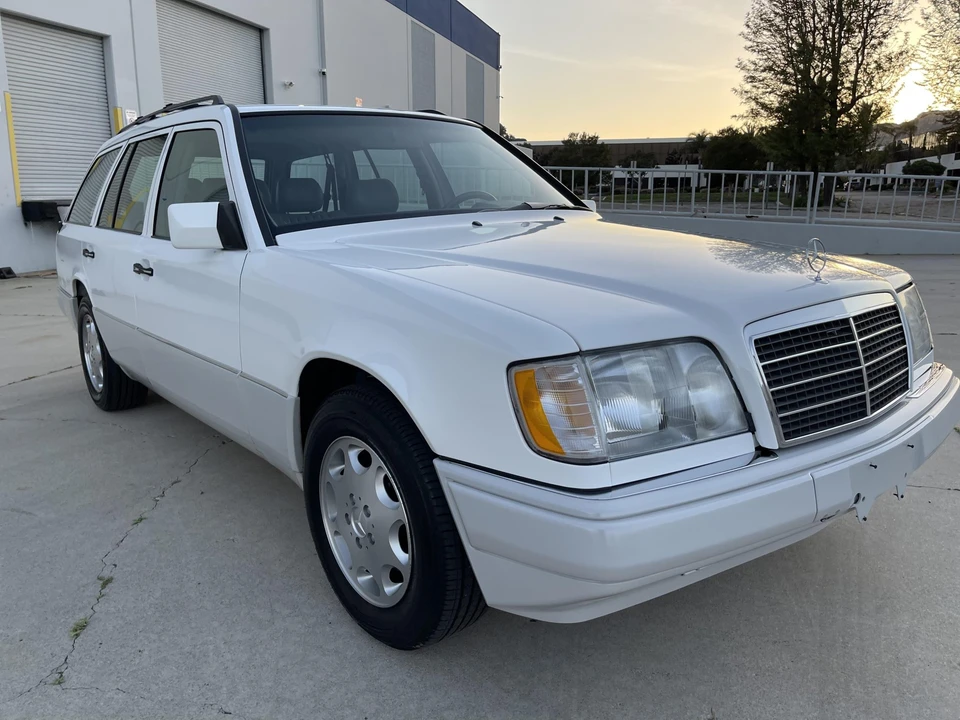 1995 Mercedes-Benz W124 E-Class - Image 25 of 31