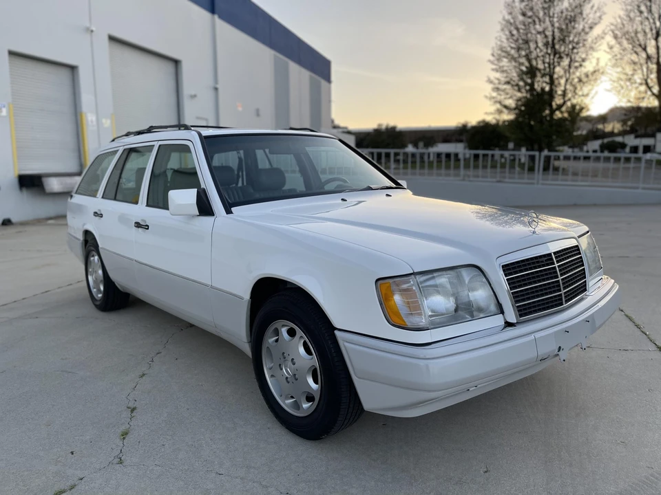 1995 Mercedes-Benz W124 E-Class - Image 23 of 31