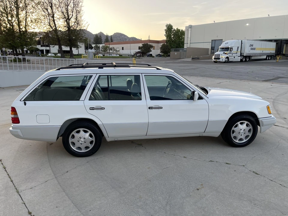 1995 Mercedes-Benz W124 E-Class - Image 20 of 31