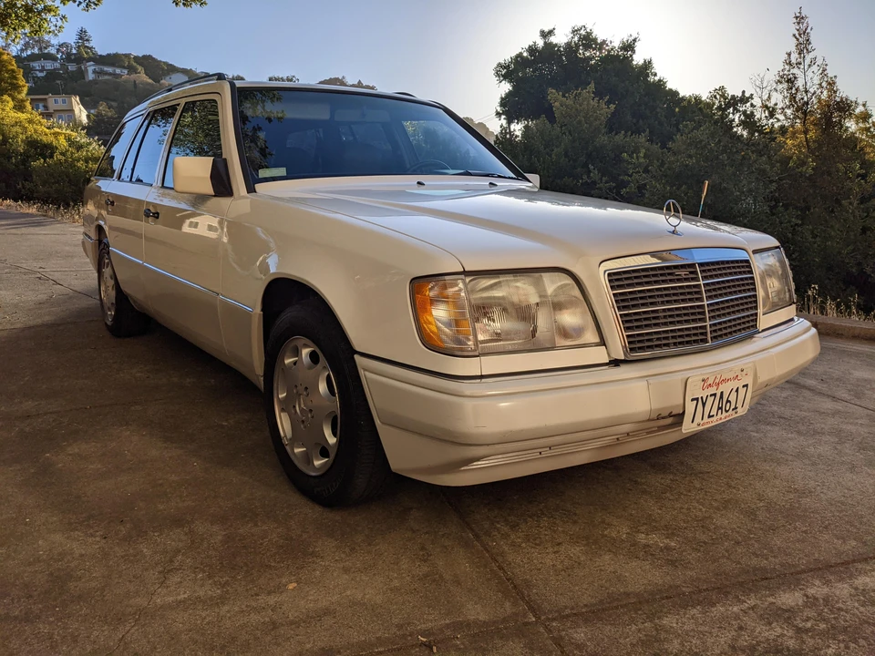 1995 Mercedes-Benz W124 E-Class - Image 11 of 31