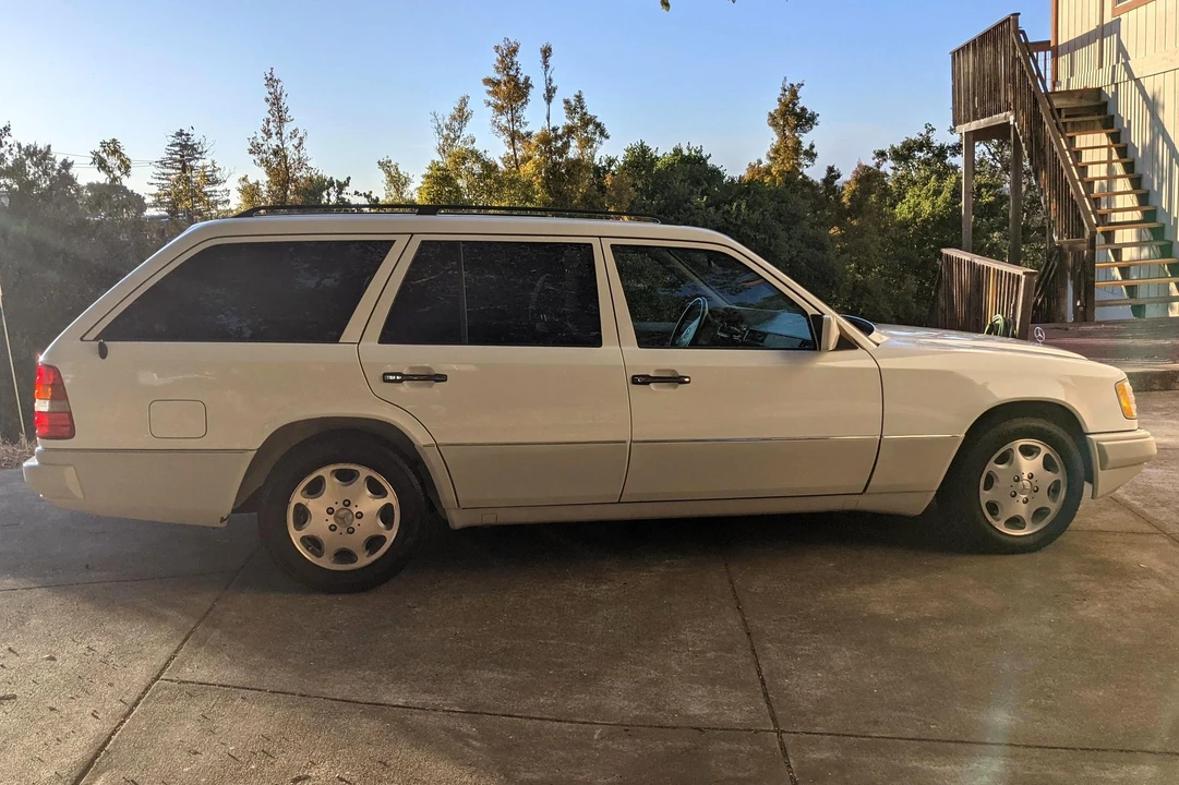 1995 Mercedes-Benz W124 E-Class - Image 3 of 31