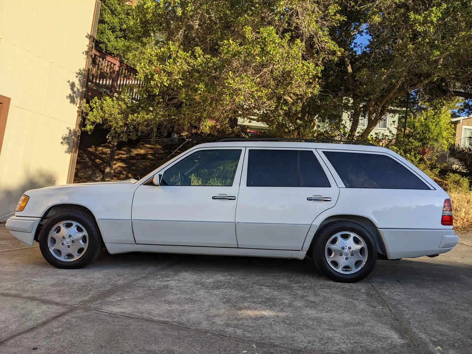 1995 Mercedes-Benz W124 E-Class - Image 7 of 31