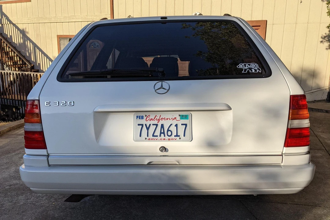 1995 Mercedes-Benz W124 E-Class - Image 5 of 31