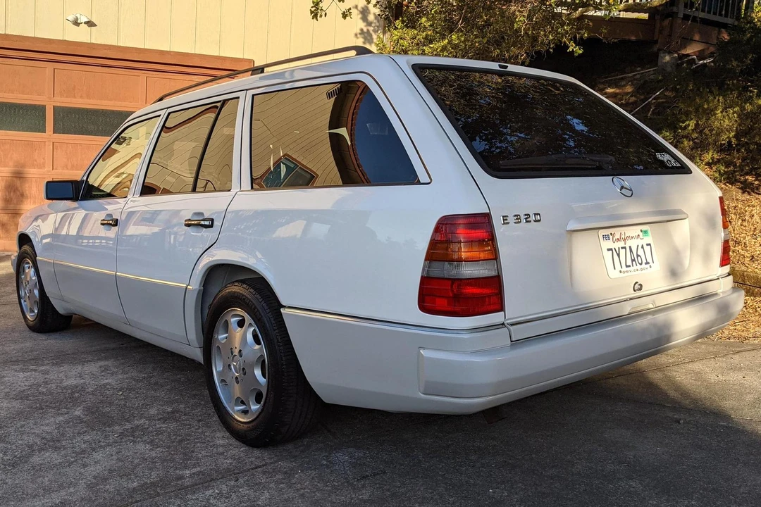 1995 Mercedes-Benz W124 E-Class - Image 4 of 31