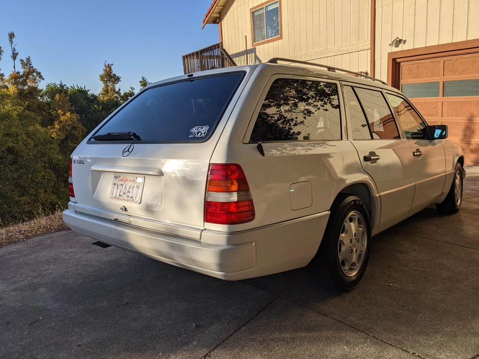 1995 Mercedes-Benz W124 E-Class - Image 9 of 31