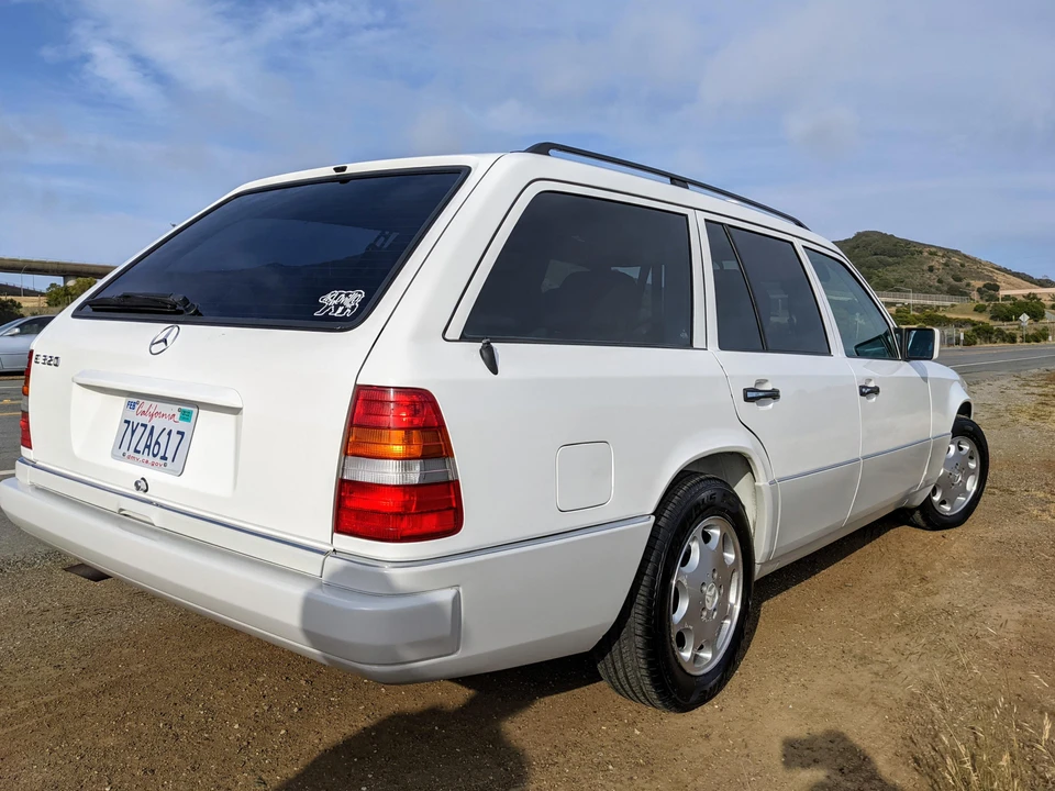 1995 Mercedes-Benz W124 E-Class - Image 10 of 31