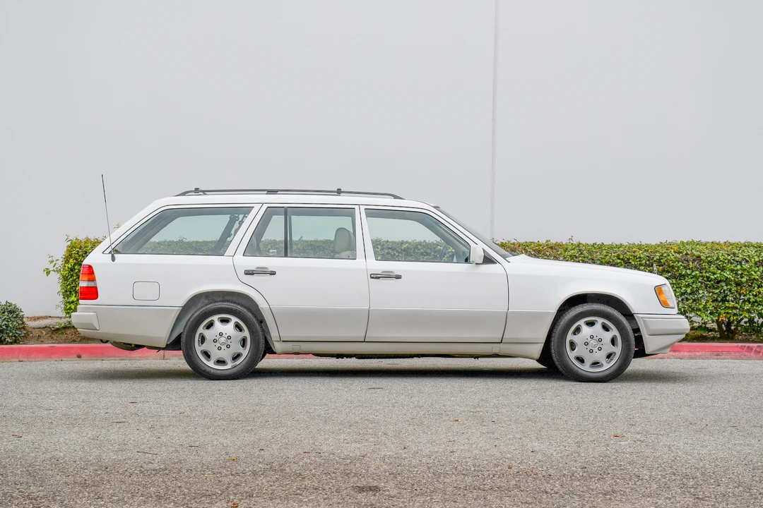 1995 Mercedes-Benz W124 E-Class - Image 14 of 31