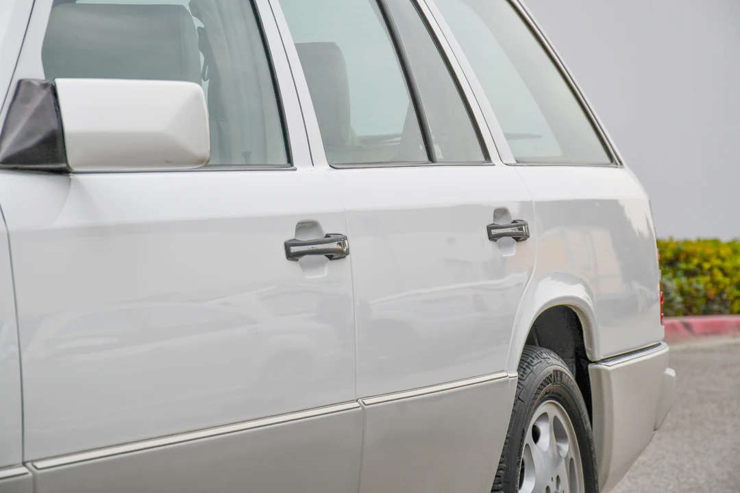 1995 Mercedes-Benz W124 E-Class - Image 26 of 31