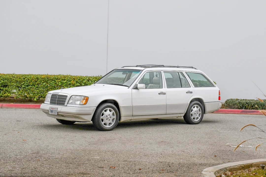 1995 Mercedes-Benz W124 E-Class - Image 2 of 31