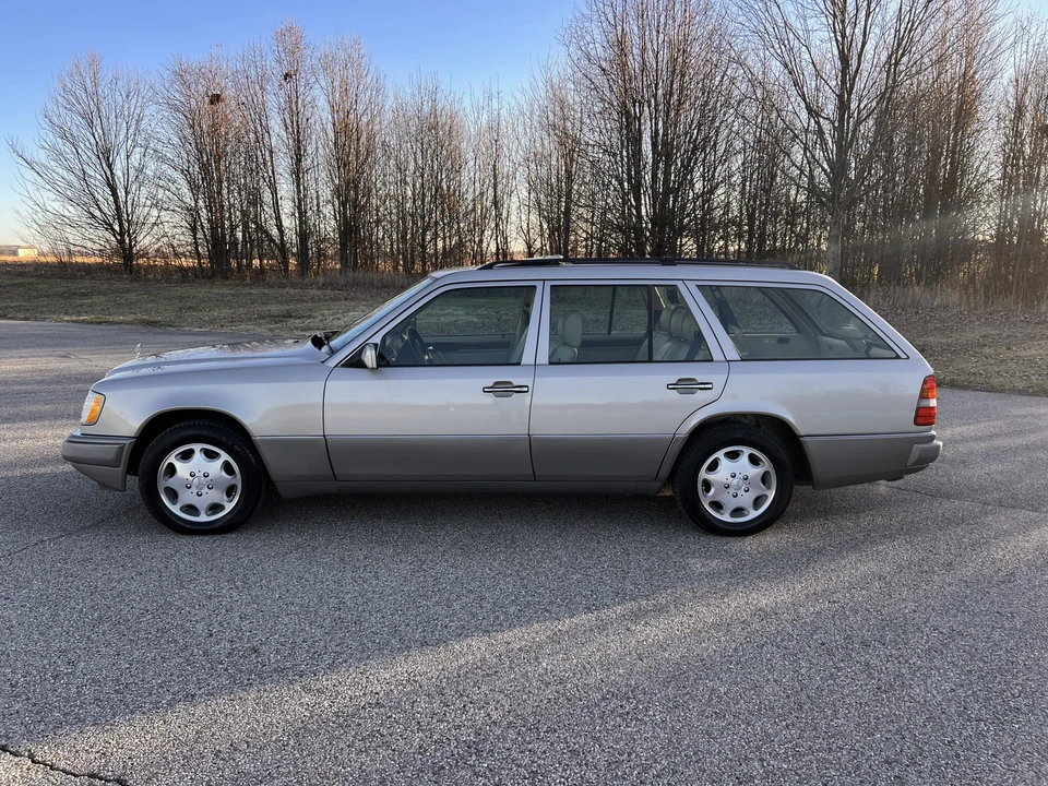 1995 Mercedes-Benz W124 E-Class - Image 16 of 31