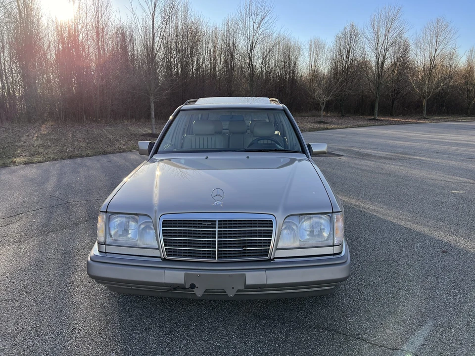 1995 Mercedes-Benz W124 E-Class - Image 4 of 31