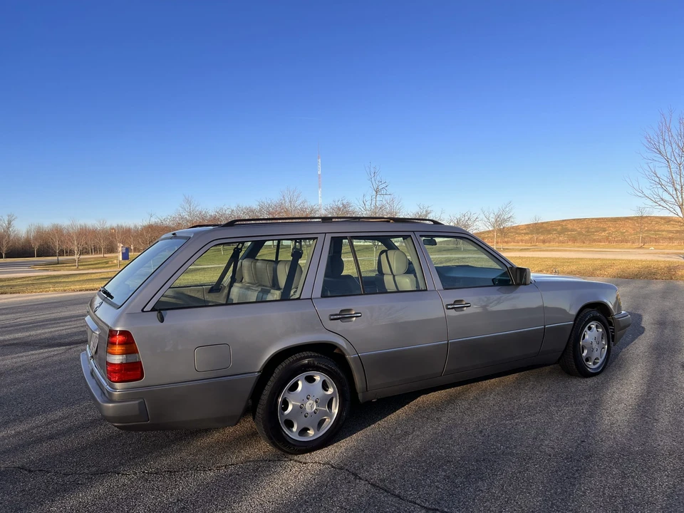 1995 Mercedes-Benz W124 E-Class - Image 9 of 31