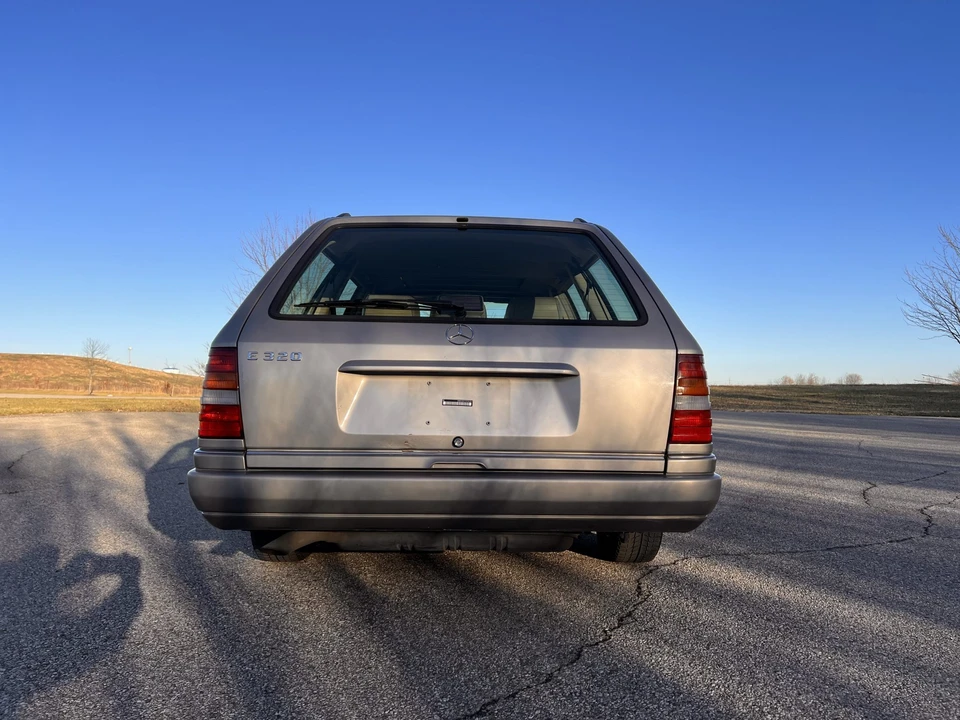 1995 Mercedes-Benz W124 E-Class - Image 12 of 31