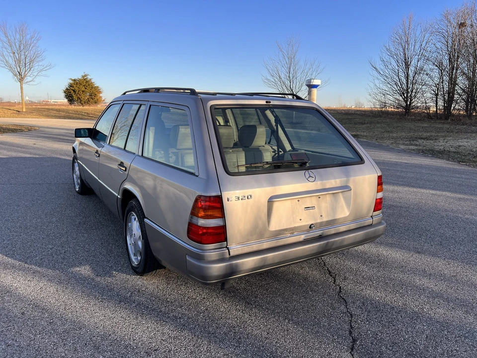 1995 Mercedes-Benz W124 E-Class - Image 14 of 31