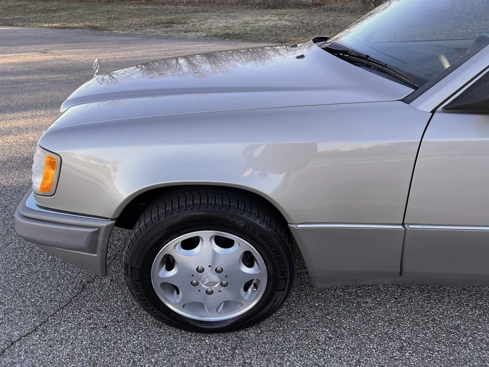 1995 Mercedes-Benz W124 E-Class - Image 17 of 31