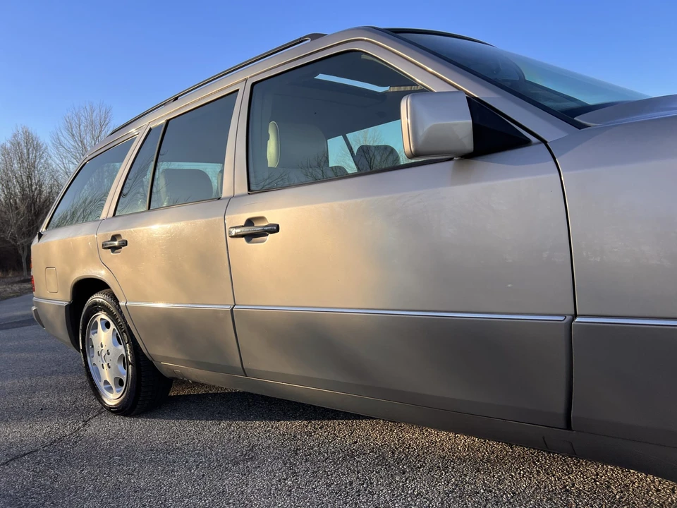 1995 Mercedes-Benz W124 E-Class - Image 27 of 31