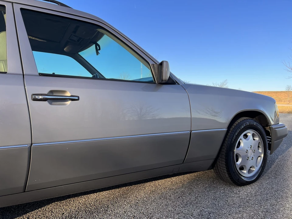 1995 Mercedes-Benz W124 E-Class - Image 28 of 31