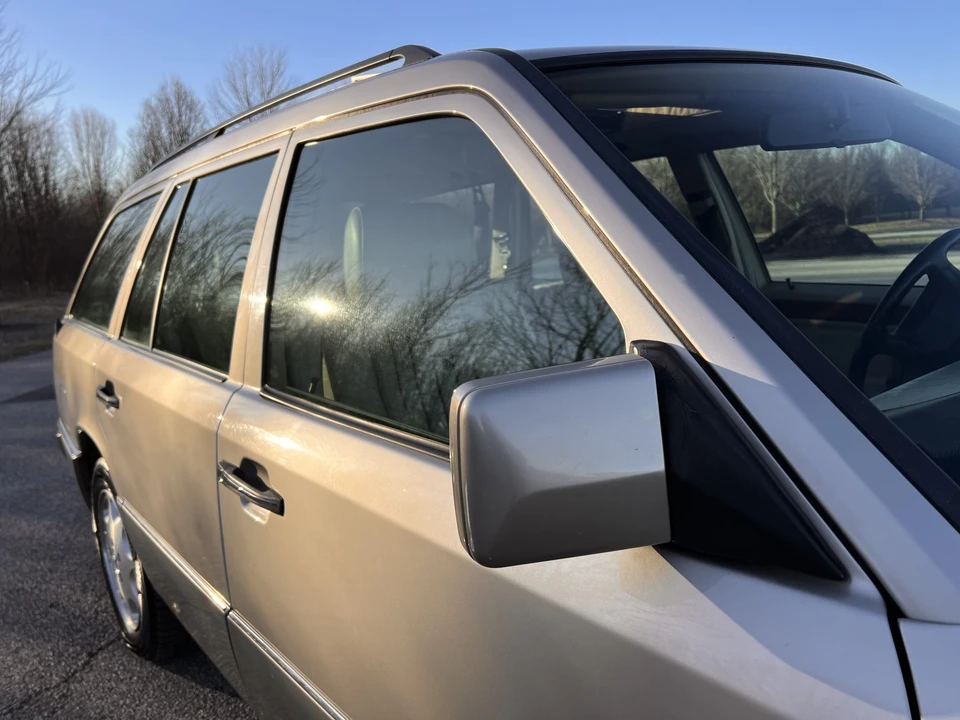 1995 Mercedes-Benz W124 E-Class - Image 26 of 31