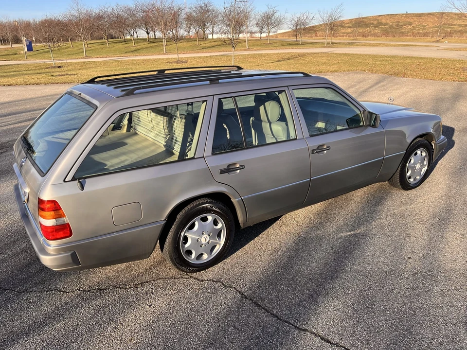 1995 Mercedes-Benz W124 E-Class - Image 10 of 31
