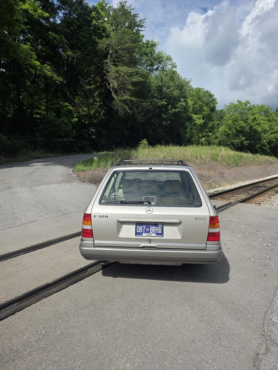 1995 Mercedes-Benz W124 E-Class - Image 25 of 31