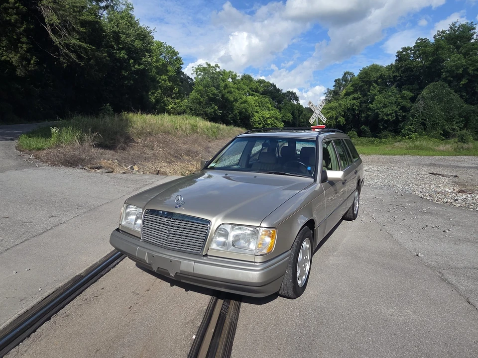1995 Mercedes-Benz W124 E-Class - Image 20 of 31