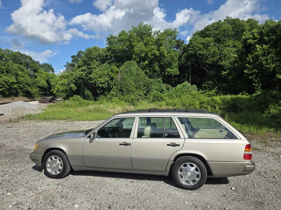 1995 Mercedes-Benz W124 E-Class - Image 21 of 31