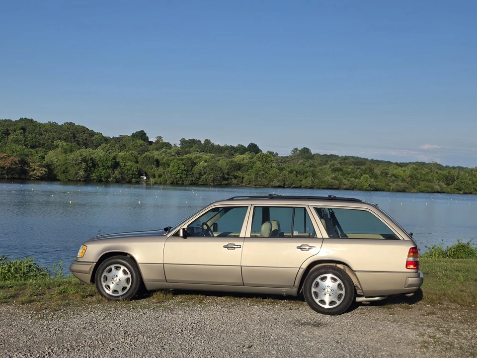 1995 Mercedes-Benz W124 E-Class - Image 7 of 31